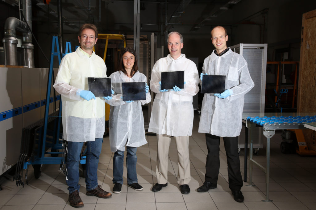 Solaronox Forscher-Team mit Perowskit-Solarzellen